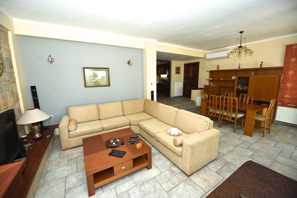 Antonia Beachfront Villa レフキンミ エクステリア 写真